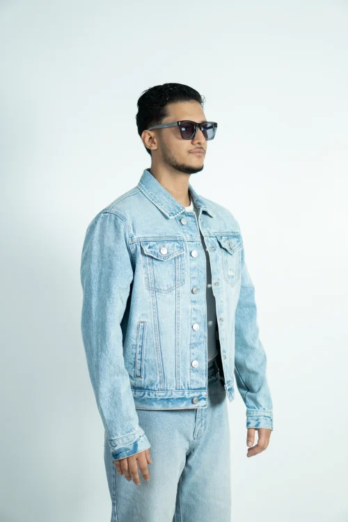 CROP DENIM JACKET -LIGHT WASH