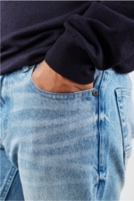 MEN'S BOOTCUT JEANS- LIGHT WASH - Image 5