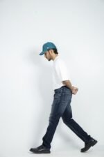 MEN'S STRAIGHT FIT JEANS-DARK WASH - Image 2