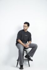 MEN'S BOOTCUT JEANS- DARK GREY - Image 2