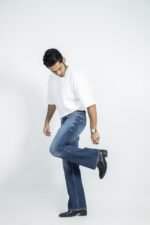 MEN'S BOOTCUT JEANS- MID WASH - Image 6