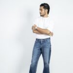 MEN'S BOOTCUT JEANS- MID WASH