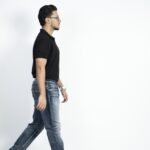 MEN'S STRAIGHT FIT JEANS-MID WASH